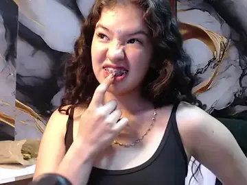 Stripchat Free Porn Cam of lilimini032