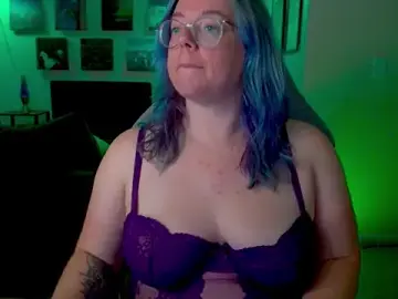 Stripchat Free Porn Cam of KiraSpitQueen