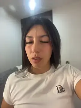 Stripchat Live Sex of MiaJones21