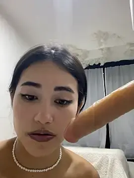 Stripchat Live Sex Cam of Rouse_Monroe