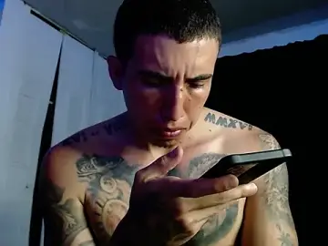 Stripchat Adult Webcam of Adam_Hudsond