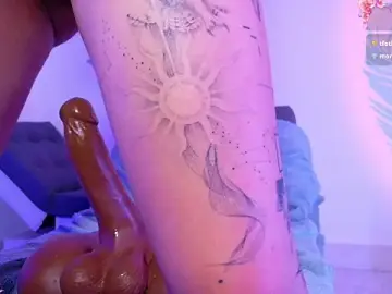 Stripchat Best live sex cam show of Emmi_Roberts