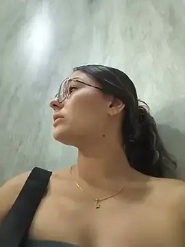 Stripchat Adult Webcam of Ary-18