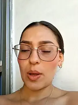 Stripchat Live Sex Cam of Ary-18