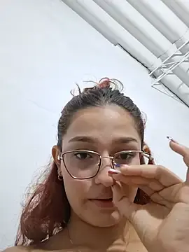 Stripchat Adult Webcam of Ary-18