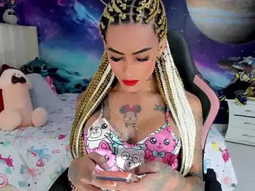 Stripchat Adult Video Chat of Nella_Dolls