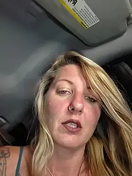 Stripchat Sex Chat of SheIsSomething