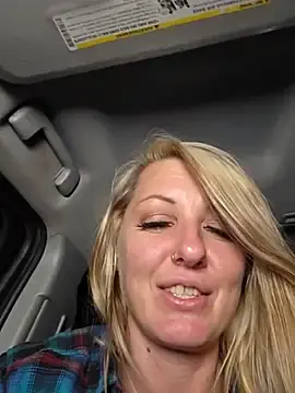 Stripchat Live Sex of SheIsSomething