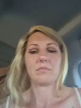Stripchat Private Sex Chat of SheIsSomething