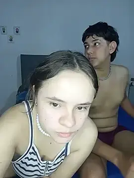 Stripchat Live Sex Cam of SweetRabbit29