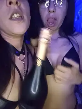 Stripchat Live Sex Cam of senioritalyn