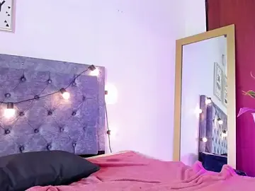 Stripchat Live Porn of violet_lombardi
