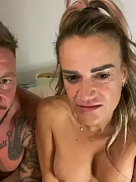 Stripchat Sex Cam of HotHotPursuit1