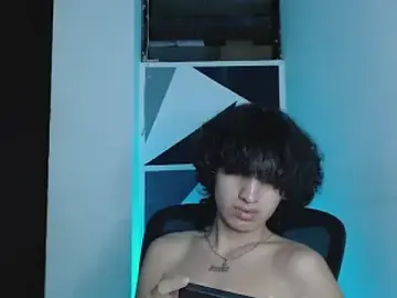 Stripchat Live Sex Cam of littlextreme