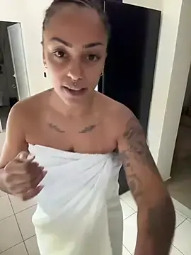 Stripchat Best Webcam of SweetPetiteNoir