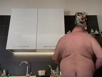Stripchat Adult Webcams of theitalianbear