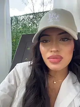 Stripchat Live Sex Cam of MystiqueXXX