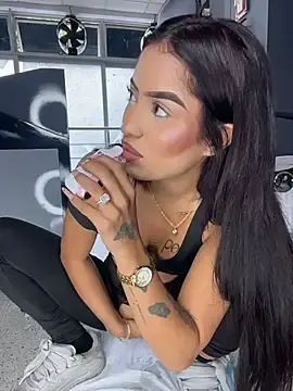 Stripchat Sex Cam of MystiqueXXX