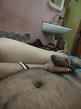 Stripchat Free Porn Cam of COUPLLE_VILLAGE