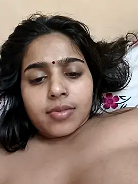 Stripchat Sex Cam of Cute-Simmi69