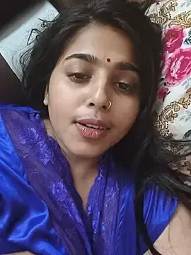 Stripchat Nude Webcam of Cute-Simmi69