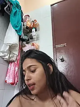 Stripchat Free Porn Cam of Cute-Simmi69