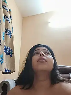 Stripchat Free Porn Cam of Cute-Simmi69