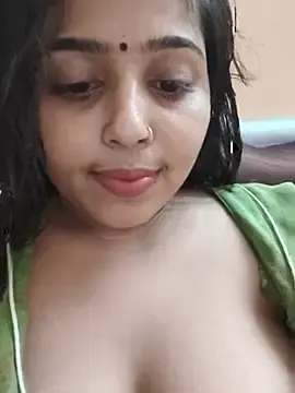 Stripchat Free Porn Cam of Cute-Simmi69