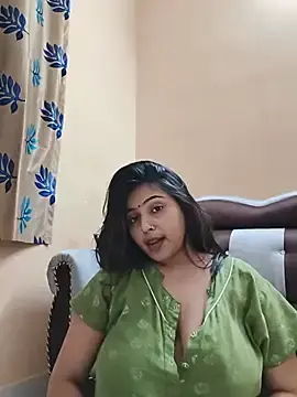 Stripchat Live Sex Cam of Cute-Simmi69