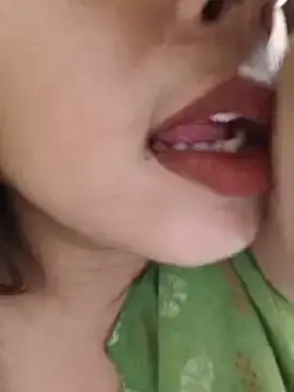 Stripchat Live Sex Cam of Cute-Simmi69