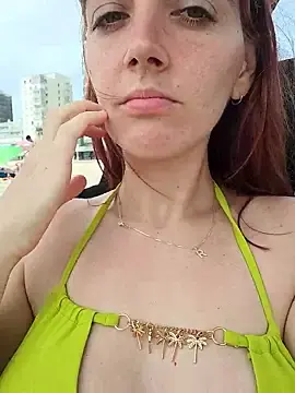 Stripchat Live Sex Cam of Honeygirl08