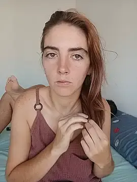 Stripchat Sex Cam of Honeygirl08