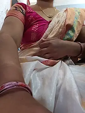 Stripchat Nude Webcam of indianhotwife639