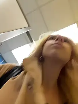 Stripchat Free Porn Cam of michelle_lovique
