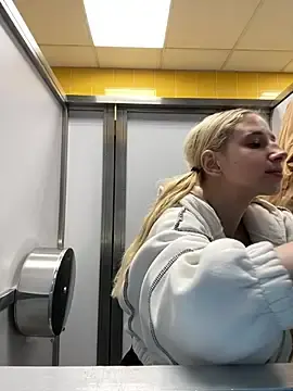 Stripchat Live Porn of michelle_lovique