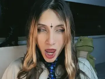 Stripchat Watch Live Sex Cams of Feniix__