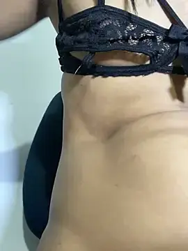 Stripchat Live Sex of DOLL_CUMSHOT
