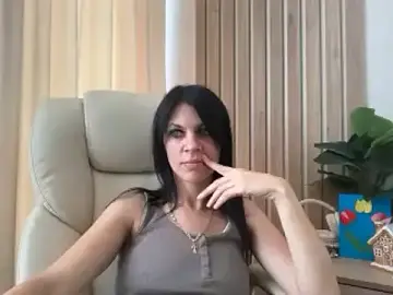 Stripchat Free Porn Cam of InjaAtHome