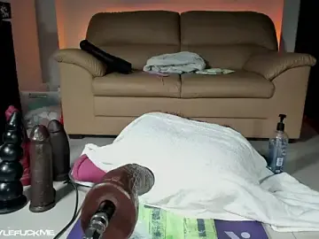 Stripchat Best live sex cam show of Th3Qu33n0fBigg3st