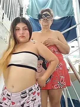 Stripchat Live Porn of royalgirls_x