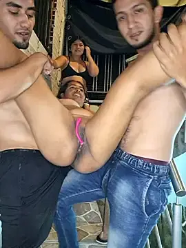 Stripchat Live Sex of royalgirls_x