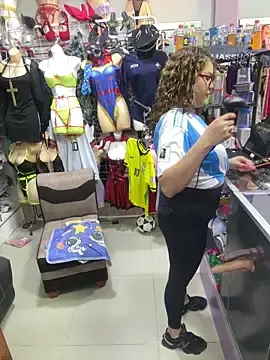 Stripchat Live Porn of ROSALIASSHOP