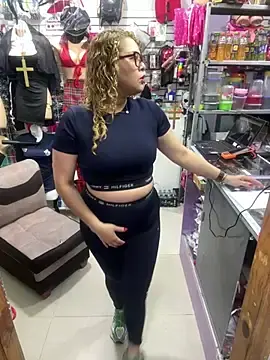 Stripchat Live Porn of ROSALIASSHOP