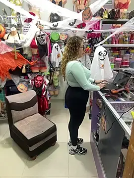 Stripchat Free Porn Cam of ROSALIASSHOP