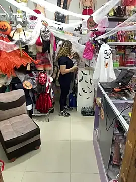 Stripchat Live Sex of ROSALIASSHOP