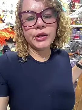 Stripchat Watch Live Sex Cams of ROSALIASSHOP