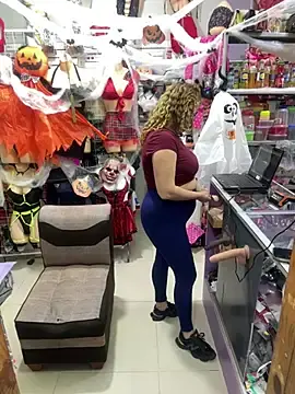 Stripchat Live Sex of ROSALIASSHOP