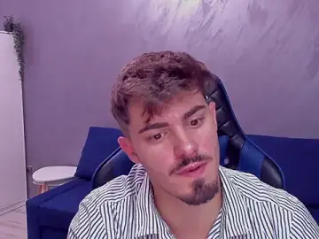 Stripchat Sex Cam of greekgod199