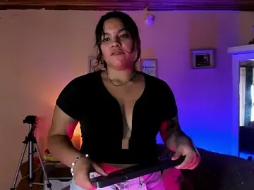 Stripchat Watch Live Sex Cams of naomy_ruiz_