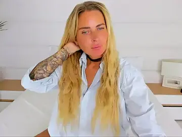 Stripchat Free Porn Cam of MiaMilfX